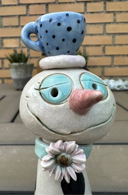 Høj Vinterpige m kaffekop billede 2