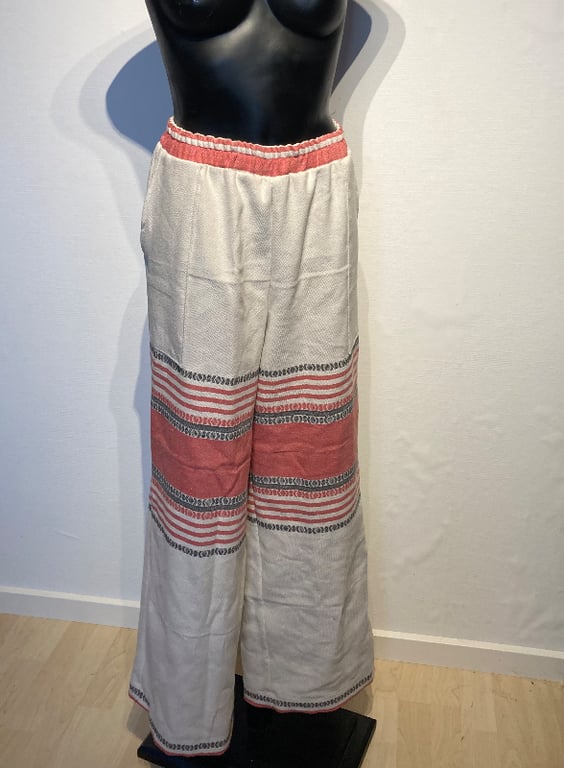 Julie-bukser med sort/rødt mønster billede 2