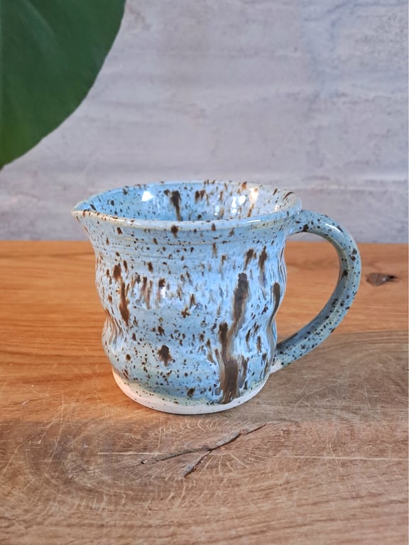 En fin lille flødekande som kan indeholde 200 ml.