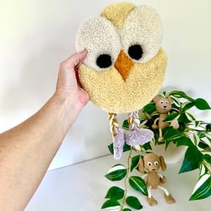 Tuftet vægophæng i uld – Håndlavet til børneværelset  – produktbillede