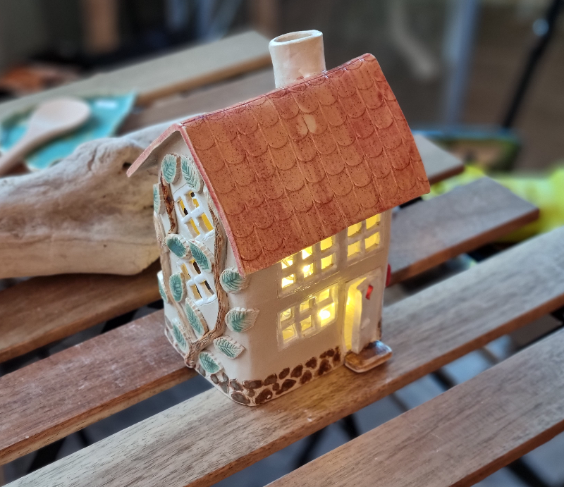 Hus til led- eller fyrfadslys