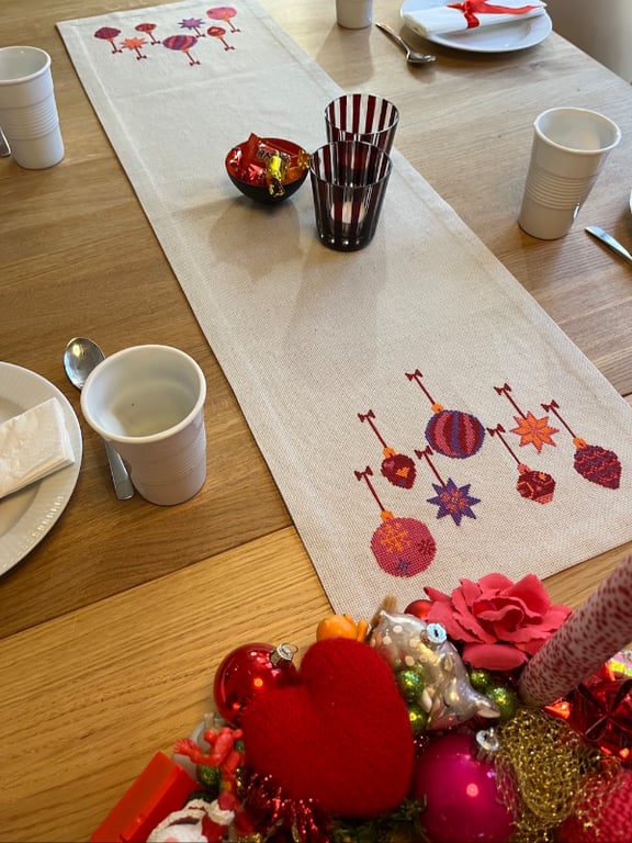 Juleløber - Rød 2030-2 Str. 30 x 100 cm. (5)