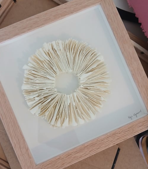 20x20cm relief papirværk, indrammet 