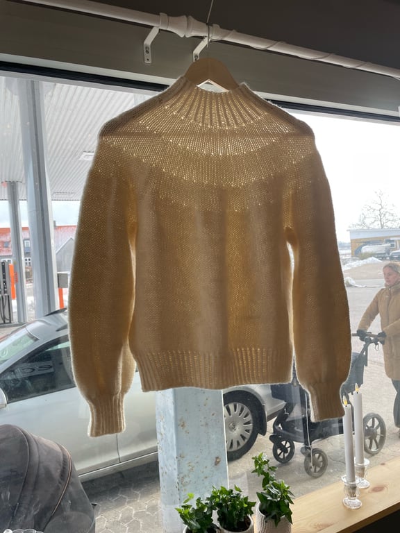 Strik en sweater i fællesskab