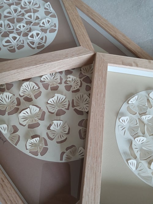 20x20, 3D papercut, beige, indrammet  (3)