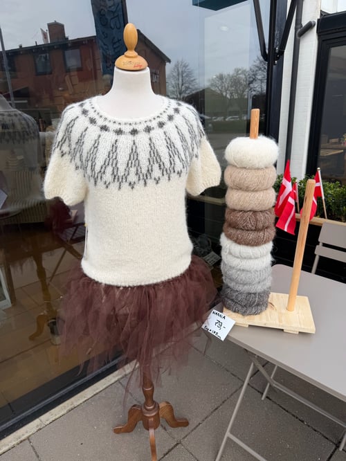 Kit: Aluna designet af Anne Wenzel