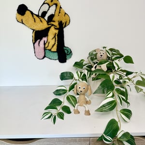 Tuftet tegneseriefigur som vægophæng i 100% uld – produktbillede