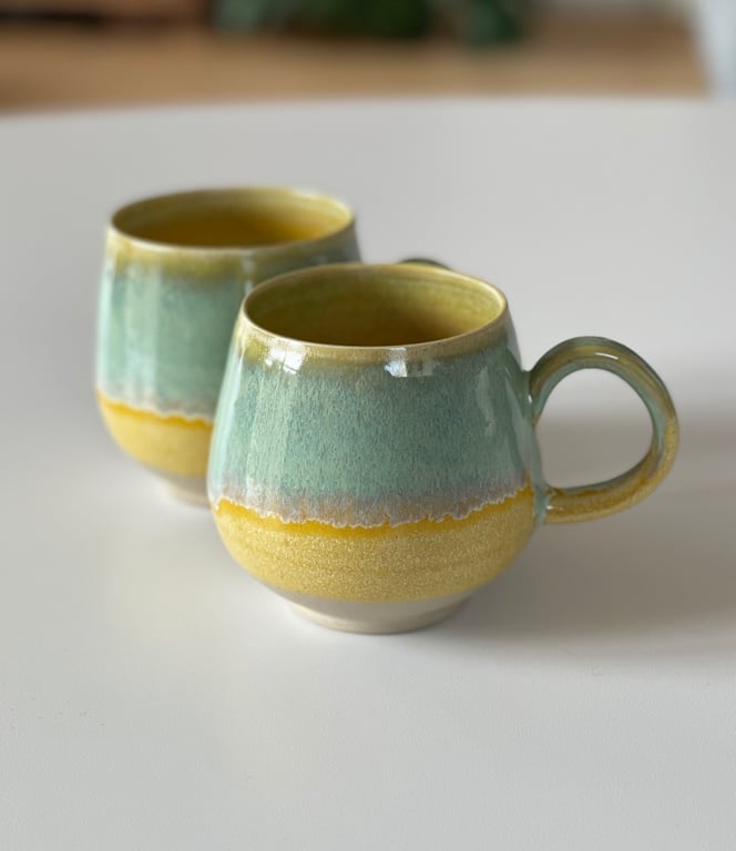 Buttet kop, hørgul m/ lys grøn