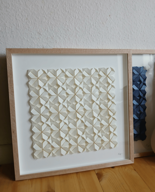 50x50cm foldet papirværk, naturhvid, indrammet billede 4