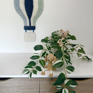 Tuftet luftballon - Håndlavet vægkunst i 100% uld. – produktbillede