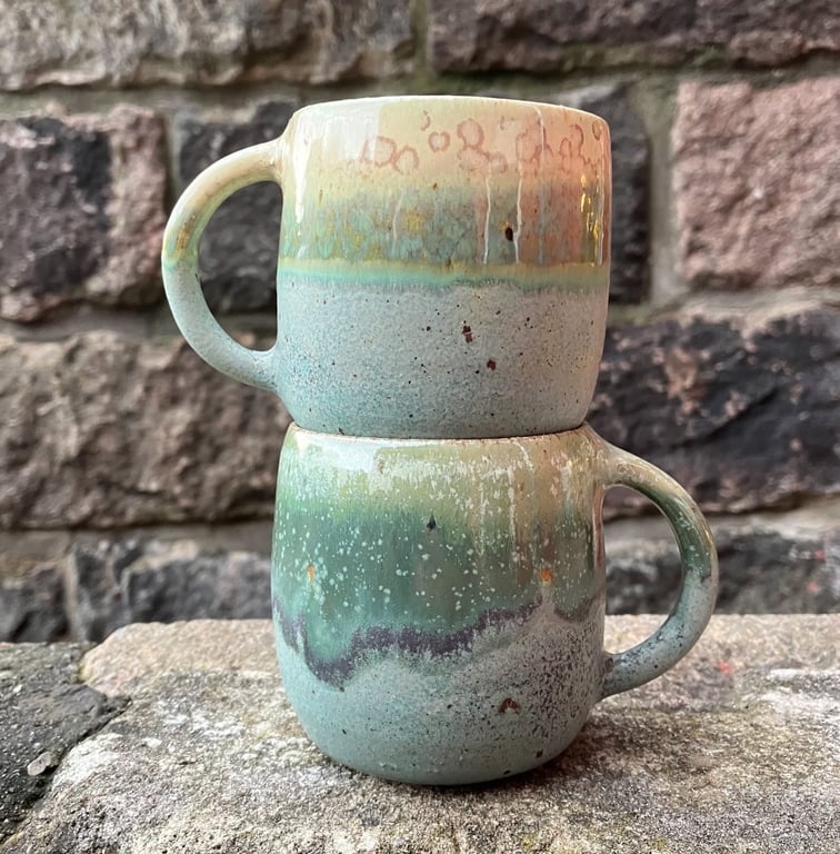 Hånddrejet kop med hank billede 3