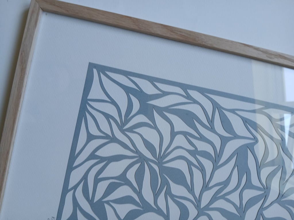 A3 papercut, dueblå, indrammet  (3)