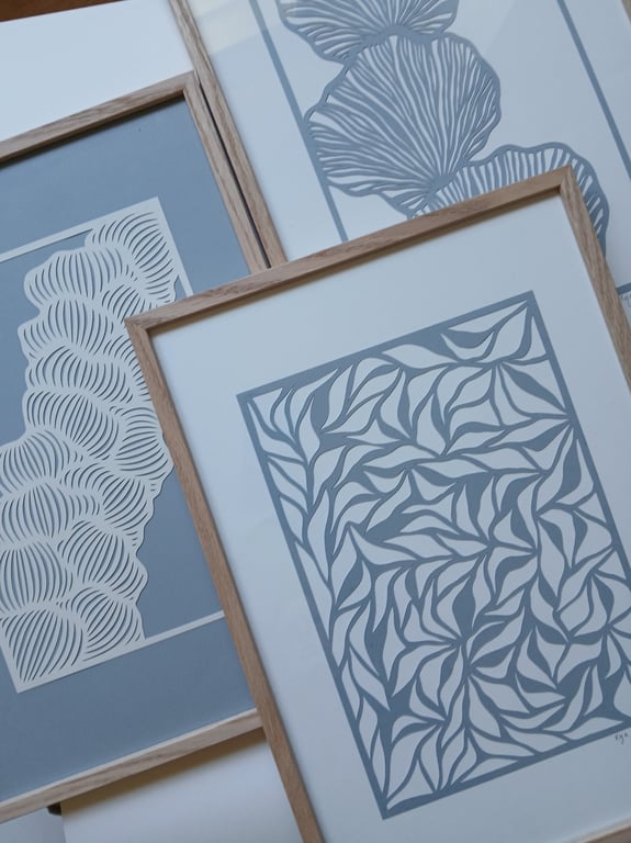 A3 papercut, dueblå, indrammet  (5)