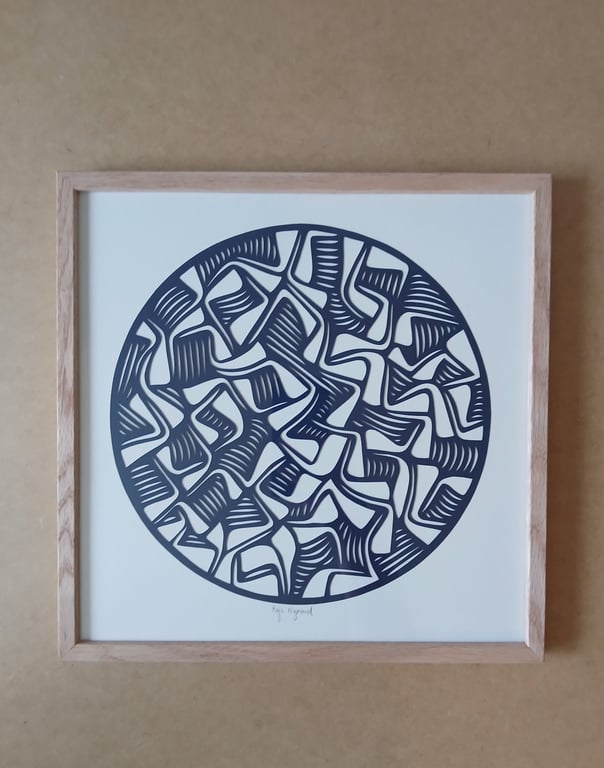 30x30cm papercut I marineblå, indrammet 