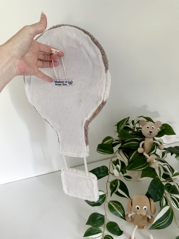 Tuftet luftballon - Håndlavet vægkunst i 100% uld. billede 3