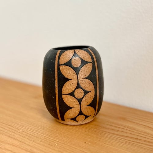 Sort vase m. mønster (4)