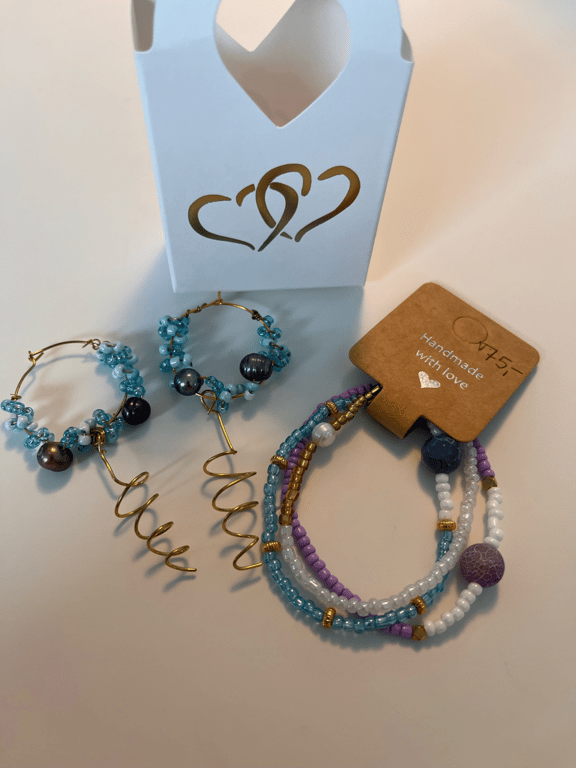 Creoler med lyseblå og mørke ferskvandsperler snoet wire vedhæng billede 3