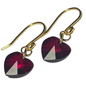 Valentines dag gave. Øreringe med Swarovski hjerter  – produktbillede