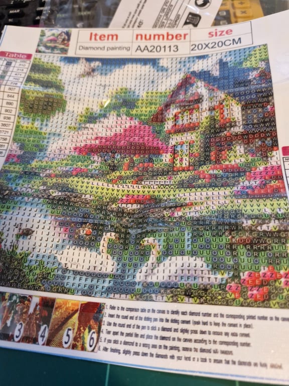 Her er der et pænt hus den ligger ned til søen og den er 20/20