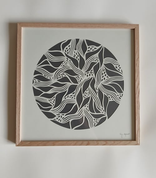 30x30cm papercut, antracit, indrammet 