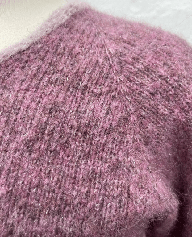 Kit: Kumulus  med rund hals fra PetiteKnit - Garnkit (3)