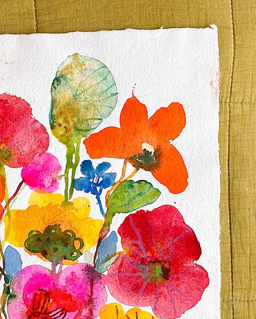 Rød stribet vase med collage (5)