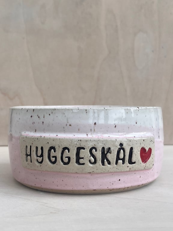 Hyggeskål. D: 13,5. H: 6,5 cm