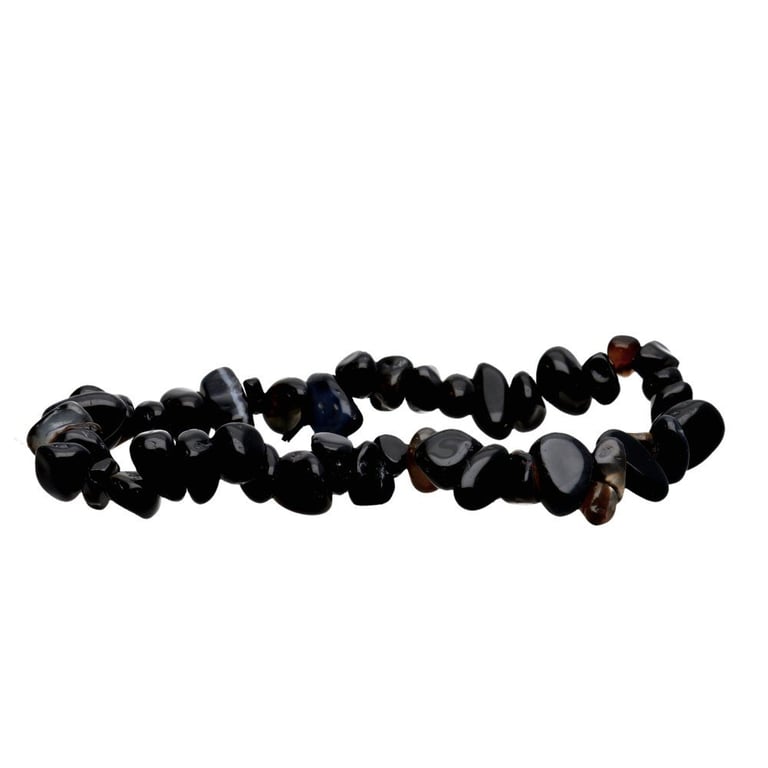 Sort armbånd lavet af polerede sten på elastisk snor. (2)