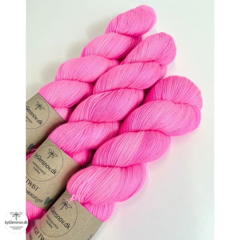 HIGH TWIST Hot Pink (Plain)