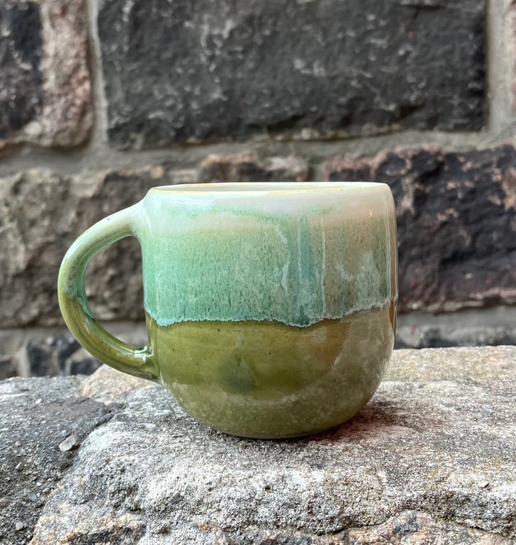 Hånddrejet kop med hank  billede 2