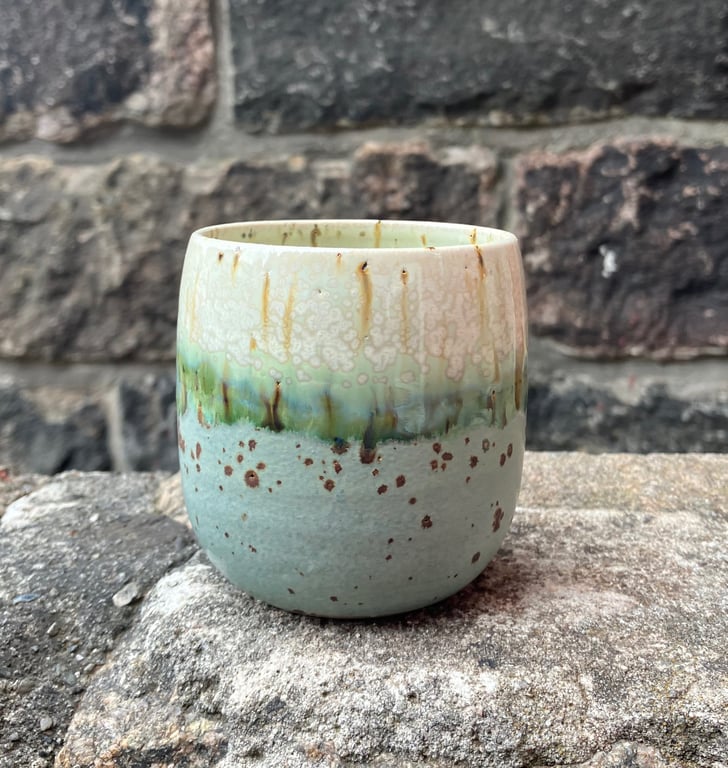 Hånddrejet kop  billede 2