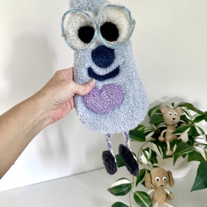 Tuftet vægophæng i uld – Håndlavet til børneværelset  – produktbillede