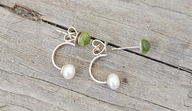 Peridot ørestikker. billede 2