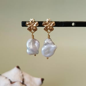 Dronninge-blomst øreringe – produktbillede