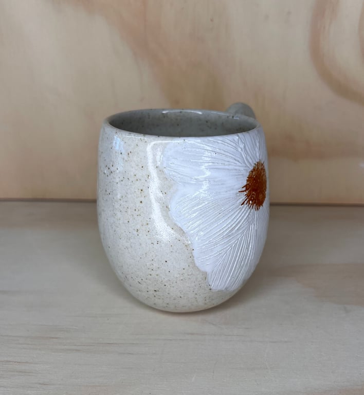 Kop med sommerblomst HVID billede 2