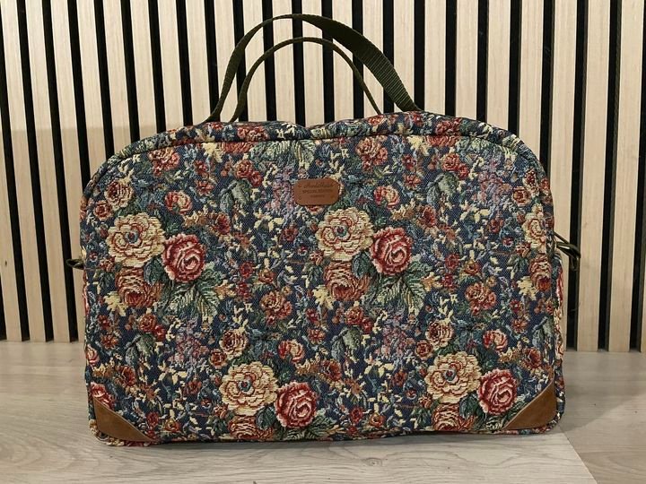 Den helt store rejse taske- passer til mål som håndbagage i fly. Lavt stofforbrug!!! billede 2