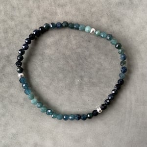 Blågrøn turmalin armbånd 4mm – produktbillede