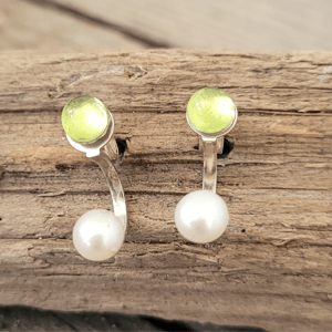 Peridot ørestikker. – produktbillede