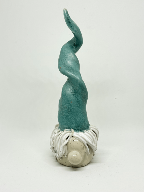 Nisse med jadegrøn hue og hvidt hår