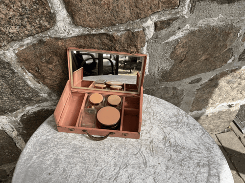 Vintage Beauty box   (1)