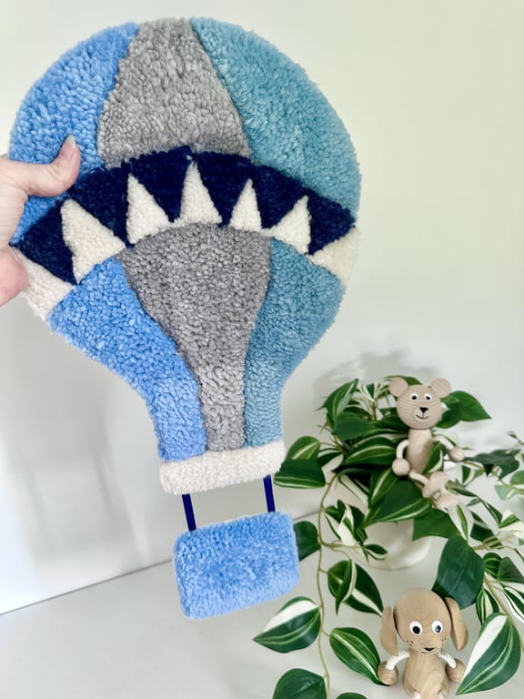 Tuftet luftballon - Håndlavet vægkunst i 100% uld.