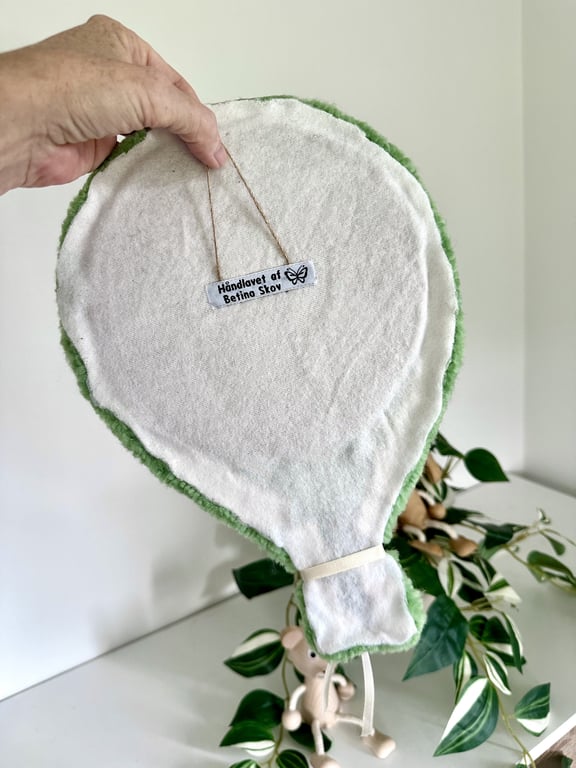 Tuftet farverig ballon (stor)- Håndlavet vægkunst i 100% uld. billede 4