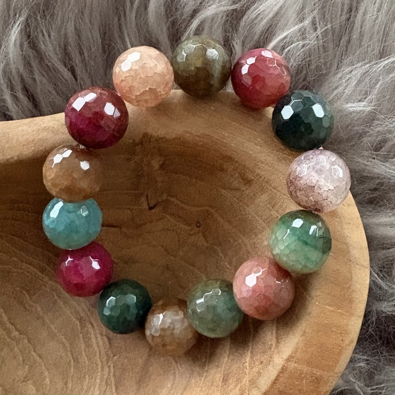 Turmalinfarvet ildagat armbånd 16mm