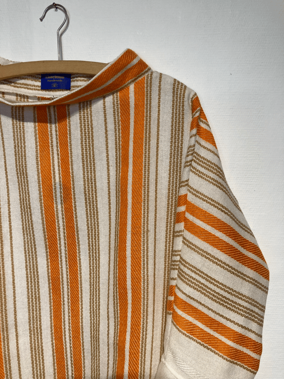 Trine-bluse med orange striber billede 4