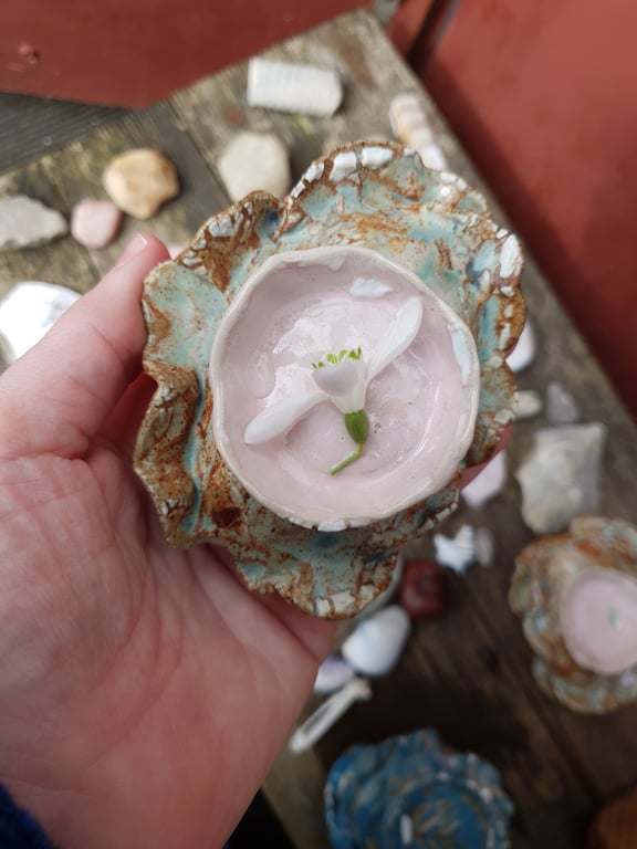 Lille håndformet skulpturel skål billede 2