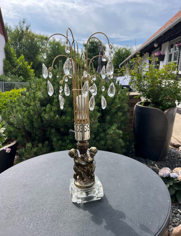 Bordlampe med prismer