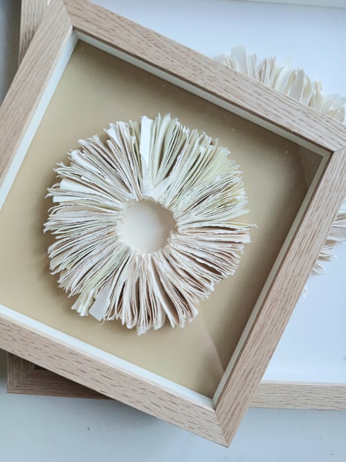 20x20cm relief papirværk, indrammet 