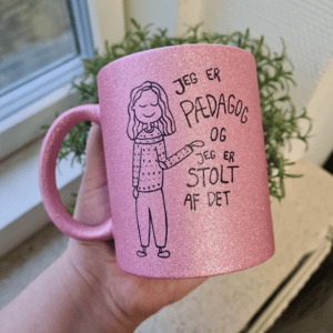 Krus: Jeg er pædagog og jeg er stolt af det (Uden børn) Pink Glimmer – produktbillede