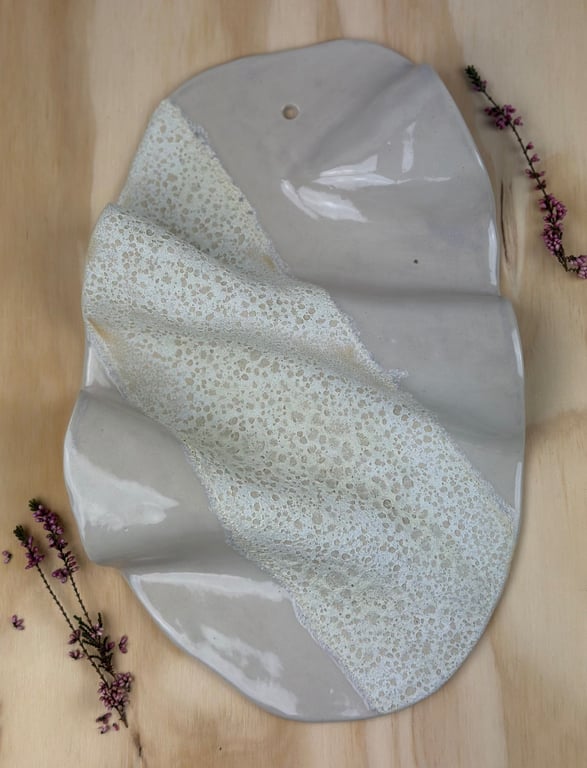 Beige med teksturer vægrelief - 34 x 22 cm