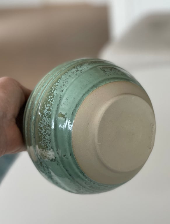 Vase m. riller/mønster, kobbergrøn - 15 cm høj billede 3